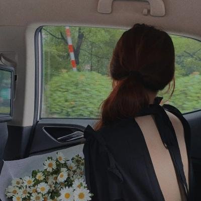 当红小花被曝深夜出入高档会所，整整一周高档私房菜馆画面流出